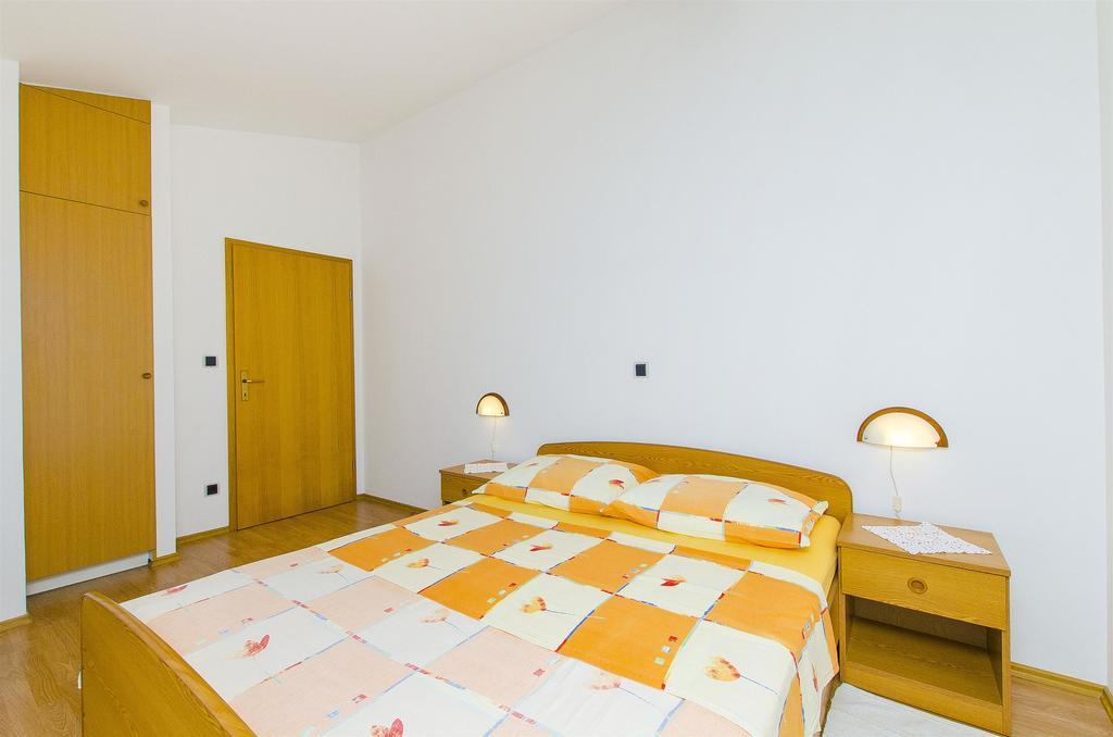 טרוגיר Apartments And Rooms Iva מראה חיצוני תמונה