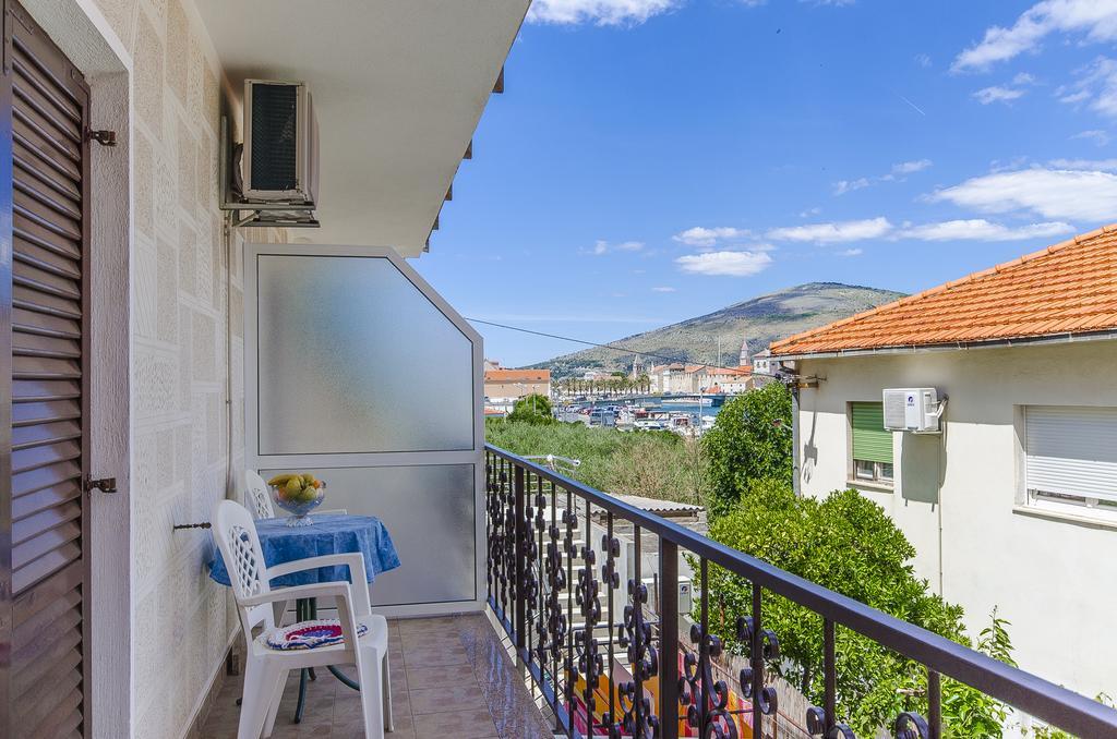 טרוגיר Apartments And Rooms Iva מראה חיצוני תמונה