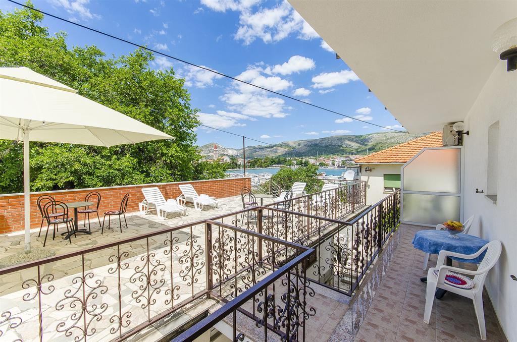 טרוגיר Apartments And Rooms Iva מראה חיצוני תמונה
