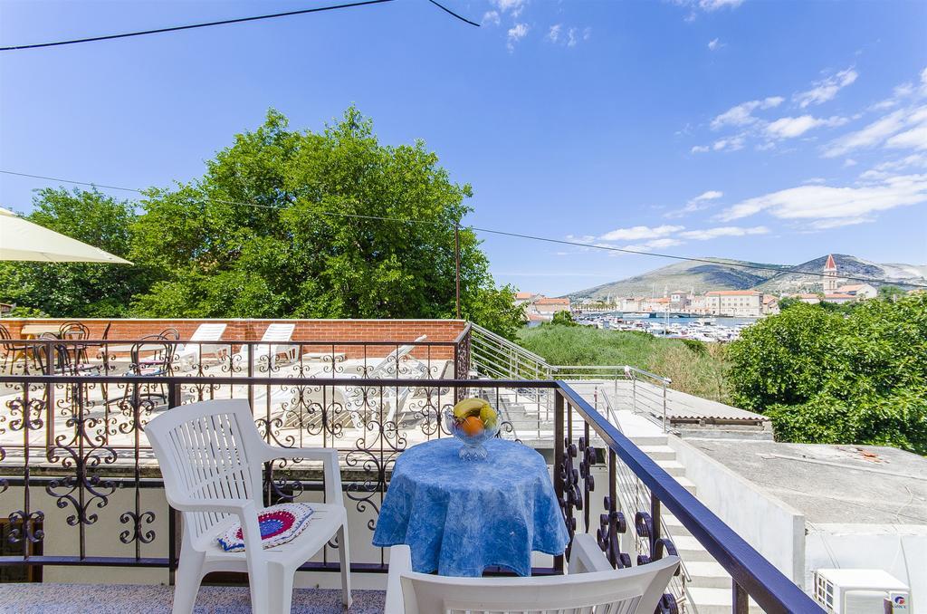 טרוגיר Apartments And Rooms Iva מראה חיצוני תמונה