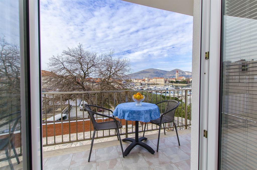 טרוגיר Apartments And Rooms Iva מראה חיצוני תמונה