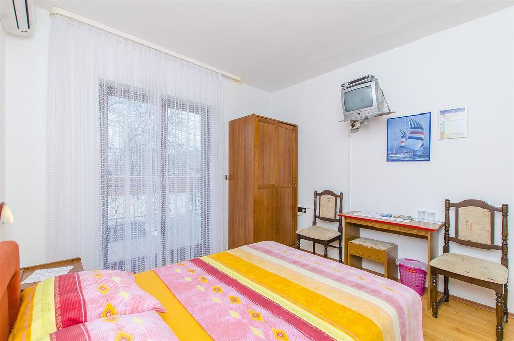טרוגיר Apartments And Rooms Iva מראה חיצוני תמונה