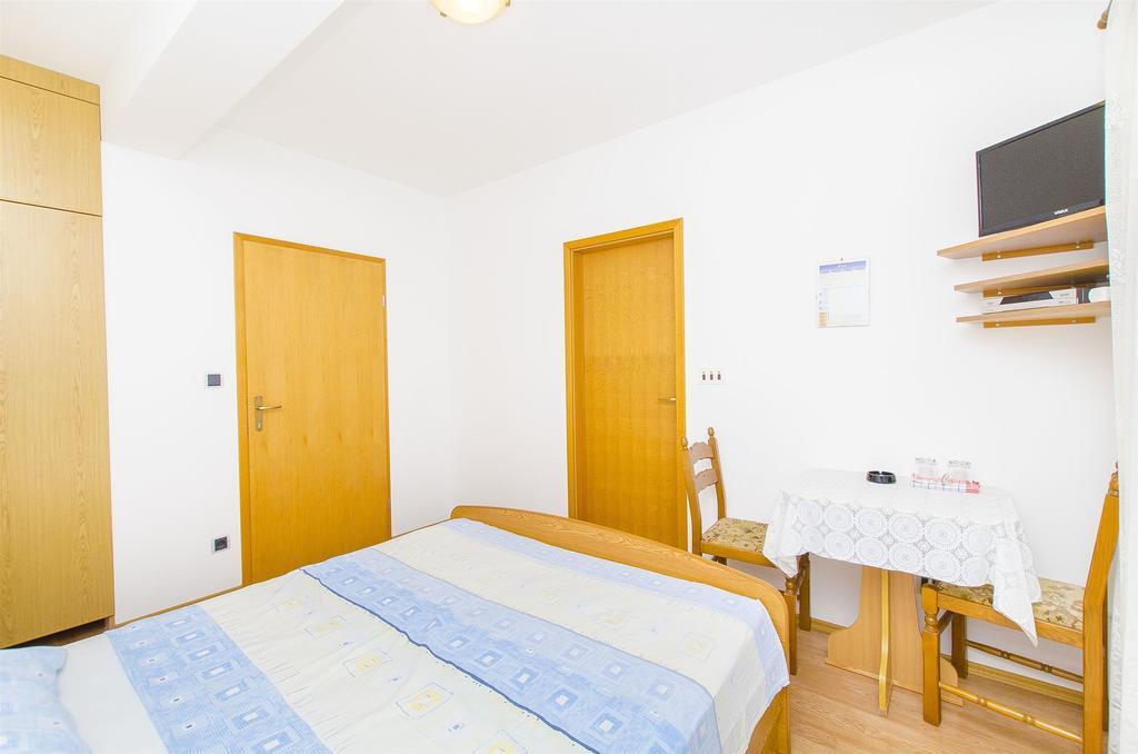 טרוגיר Apartments And Rooms Iva מראה חיצוני תמונה
