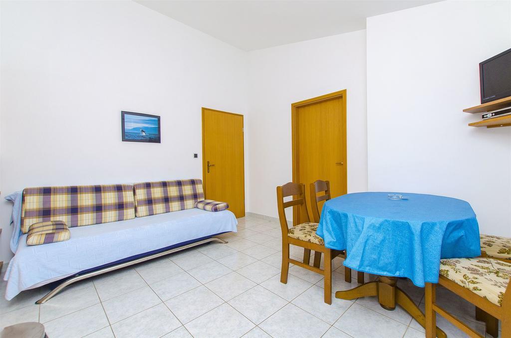 טרוגיר Apartments And Rooms Iva מראה חיצוני תמונה