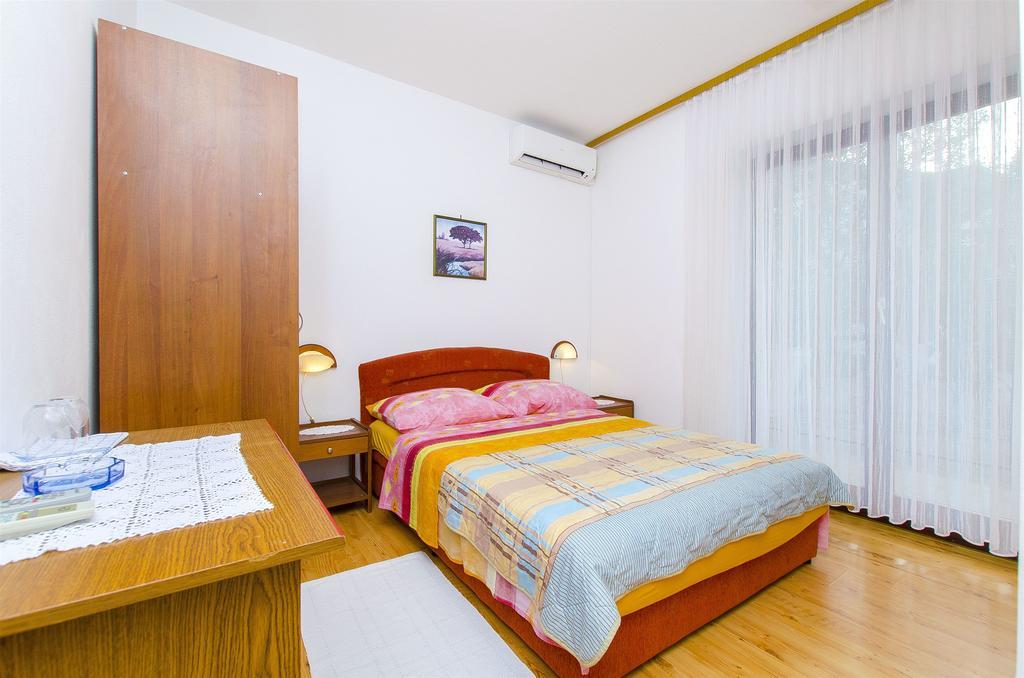 טרוגיר Apartments And Rooms Iva מראה חיצוני תמונה
