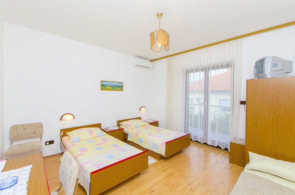 טרוגיר Apartments And Rooms Iva מראה חיצוני תמונה
