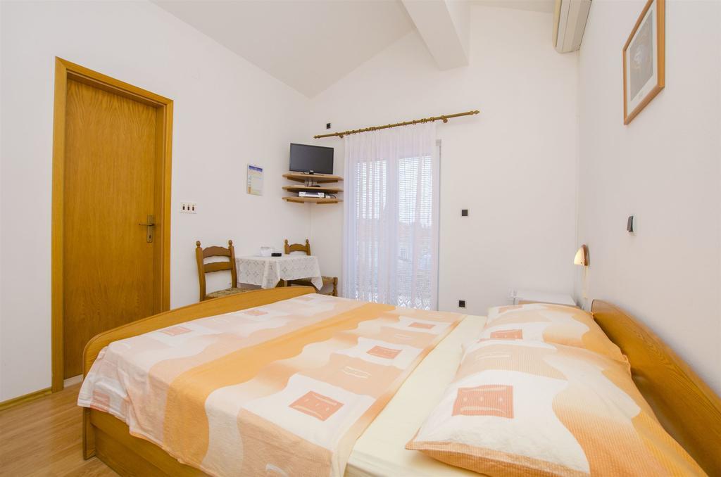 טרוגיר Apartments And Rooms Iva מראה חיצוני תמונה