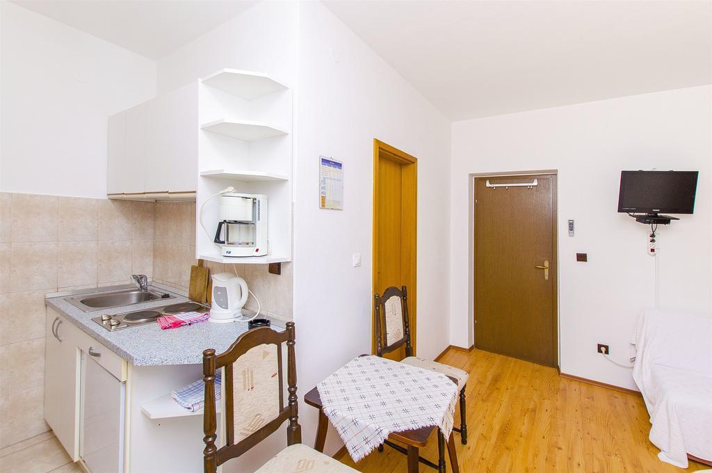 טרוגיר Apartments And Rooms Iva מראה חיצוני תמונה