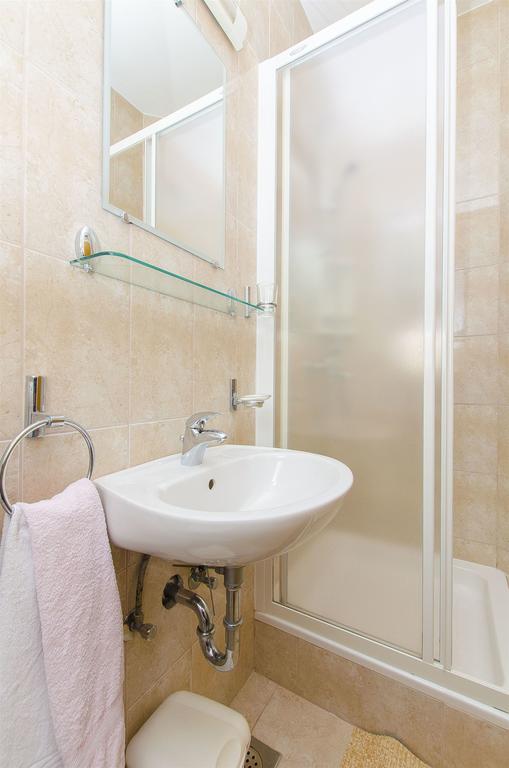 טרוגיר Apartments And Rooms Iva מראה חיצוני תמונה