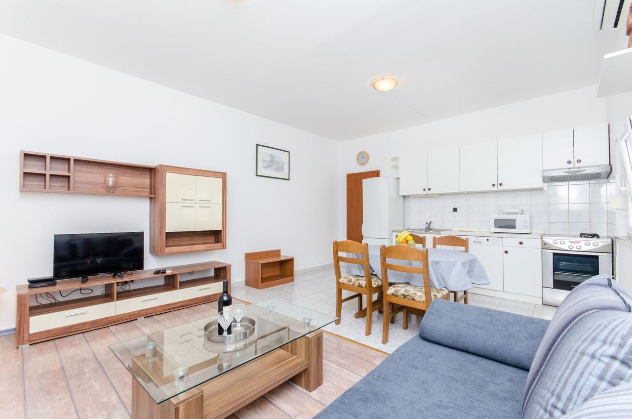 טרוגיר Apartments And Rooms Iva מראה חיצוני תמונה