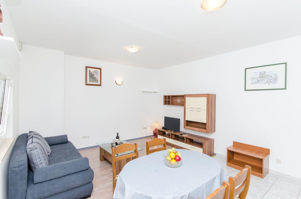 טרוגיר Apartments And Rooms Iva מראה חיצוני תמונה