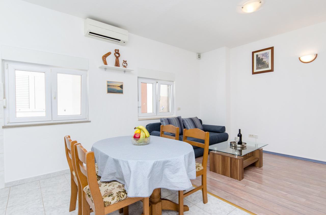טרוגיר Apartments And Rooms Iva מראה חיצוני תמונה