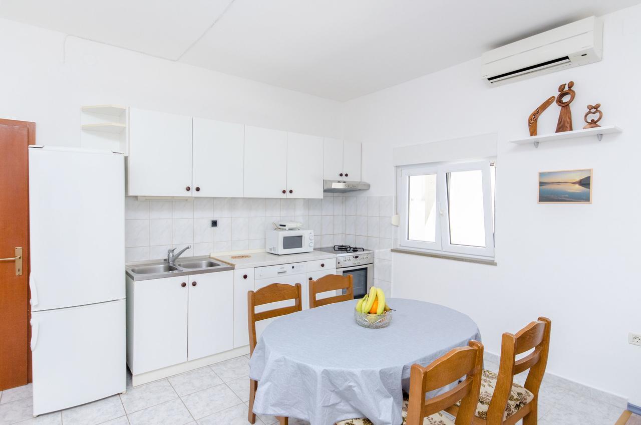 טרוגיר Apartments And Rooms Iva מראה חיצוני תמונה